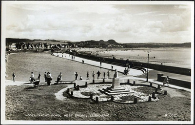 Llandudno-West-Shore-White-Rabbit-Statue
